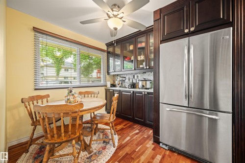 31 Royal Road Nw, Edmonton, AB - Indoor Photo Showing Dining Room