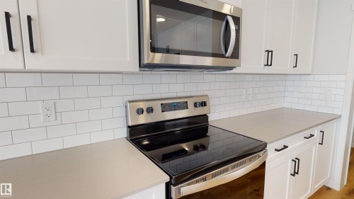 16 Nectar Wynd, St. Albert, AB - Indoor Photo Showing Kitchen With Upgraded Kitchen