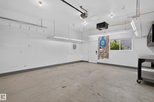 Additional content - 6008 South Terwillegar Boulevard Nw, Edmonton, AB - Indoor Photo Showing Garage