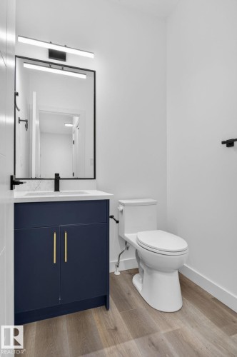 13 Enns Crest, Fort Saskatchewan, AB - Indoor Photo Showing Bathroom