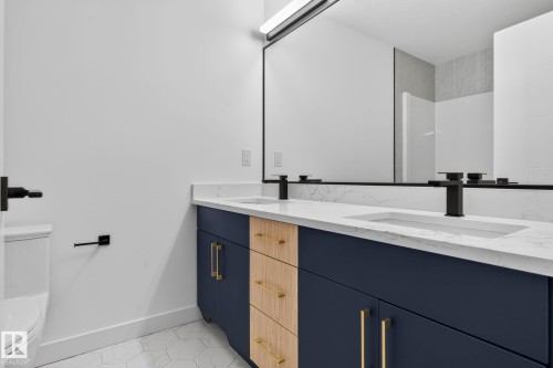 13 Enns Crest, Fort Saskatchewan, AB - Indoor Photo Showing Bathroom