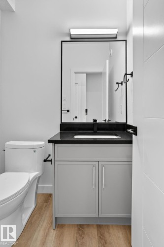 49 Elliott Wynd, Fort Saskatchewan, AB - Indoor Photo Showing Bathroom