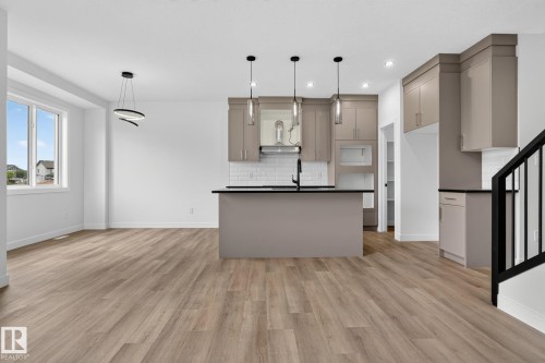 49 Elliott Wynd, Fort Saskatchewan, AB - Indoor Photo Showing Kitchen