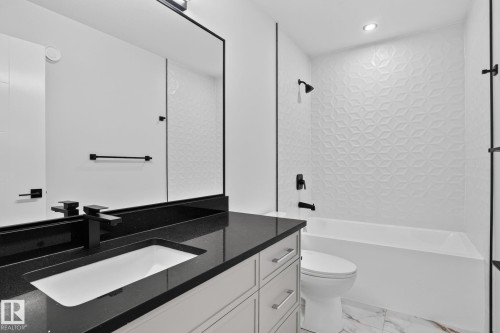 49 Elliott Wynd, Fort Saskatchewan, AB - Indoor Photo Showing Bathroom
