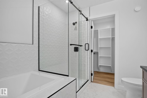 49 Elliott Wynd, Fort Saskatchewan, AB - Indoor Photo Showing Bathroom