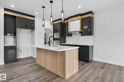 45 Elliott Wynd, Fort Saskatchewan, AB - Indoor Photo Showing Kitchen With Upgraded Kitchen