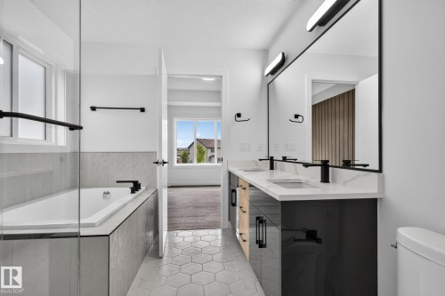 45 Elliott Wynd, Fort Saskatchewan, AB - Indoor Photo Showing Bathroom