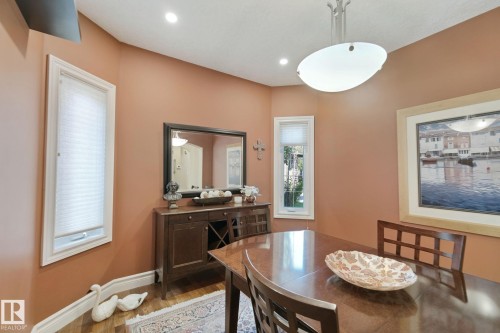 18 Embassy Place, St. Albert, AB - Indoor Photo Showing Dining Room