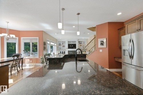 18 Embassy Place, St. Albert, AB - Indoor Photo Showing Kitchen With Upgraded Kitchen