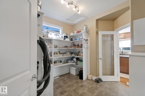 18 Embassy Place, St. Albert, AB - Indoor
