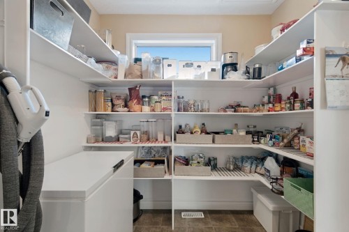 18 Embassy Place, St. Albert, AB - Indoor With Storage