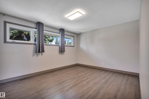 8615 66 Avenue Nw, Edmonton, AB - Indoor Photo Showing Other Room