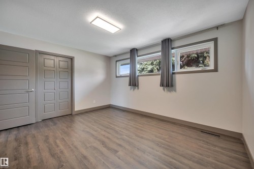 8615 66 Avenue Nw, Edmonton, AB - Indoor Photo Showing Other Room