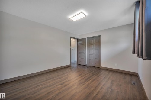 8615 66 Avenue Nw, Edmonton, AB - Indoor Photo Showing Other Room