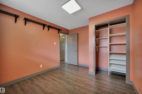 8615 66 Avenue Nw, Edmonton, AB - Indoor Photo Showing Other Room