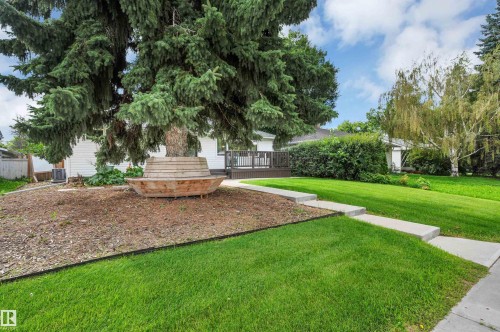 8615 66 Avenue Nw, Edmonton, AB - Outdoor