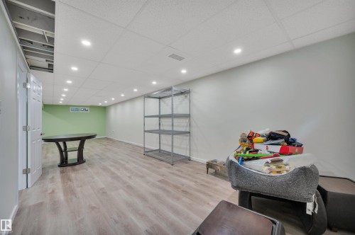 8615 66 Avenue Nw, Edmonton, AB - Indoor