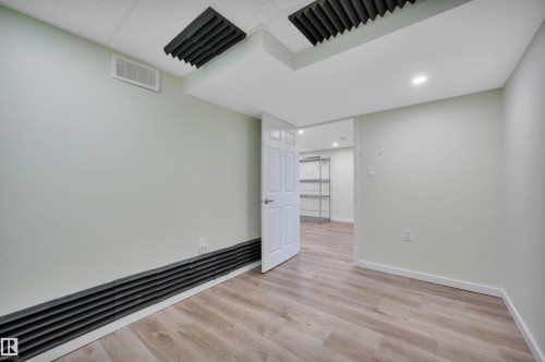 8615 66 Avenue Nw, Edmonton, AB - Indoor Photo Showing Other Room