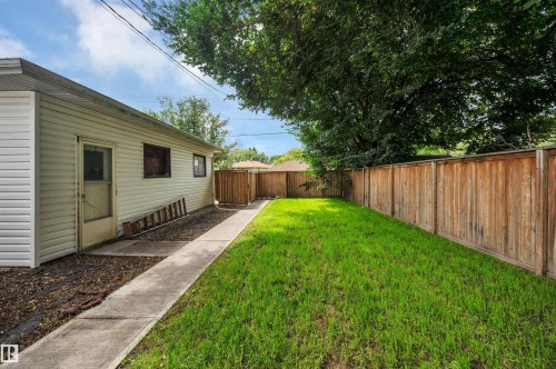 8615 66 Avenue Nw, Edmonton, AB - Outdoor