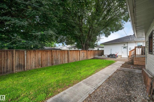 8615 66 Avenue Nw, Edmonton, AB - Outdoor