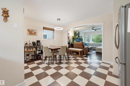 8316 189A Street Nw, Edmonton, AB - Indoor Photo Showing Dining Room