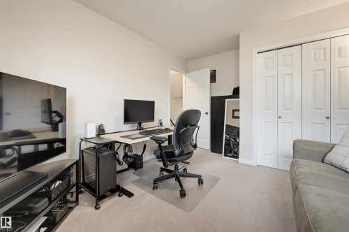 8316 189A Street Nw, Edmonton, AB - Indoor Photo Showing Office