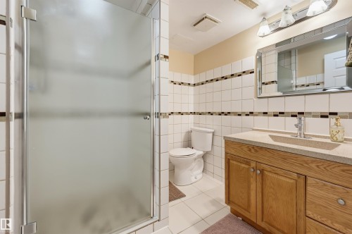 8316 189A Street Nw, Edmonton, AB - Indoor Photo Showing Bathroom