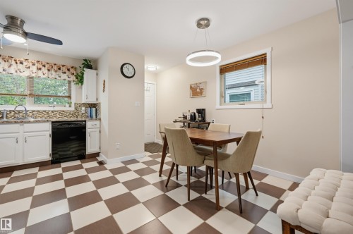 8316 189A Street Nw, Edmonton, AB - Indoor Photo Showing Dining Room