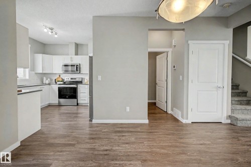 118 Southfork Road, Leduc, AB - Indoor Photo Showing Kitchen