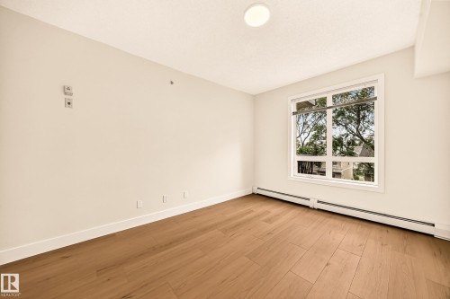 #323 6315 135 Av Nw, Edmonton, AB - Indoor Photo Showing Other Room