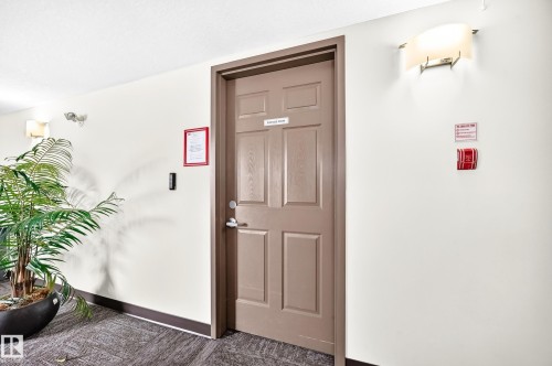 #323 6315 135 Av Nw, Edmonton, AB - Indoor Photo Showing Other Room