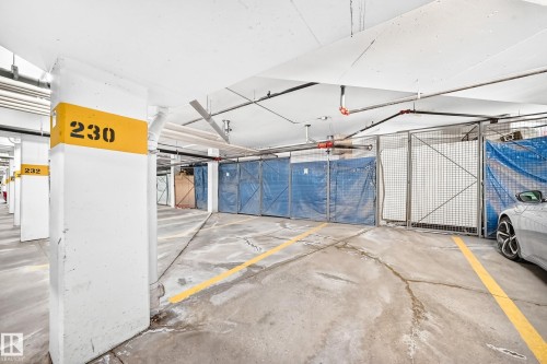 #323 6315 135 Av Nw, Edmonton, AB - Indoor Photo Showing Garage