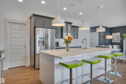 4231 Savaryn Drive Sw, Edmonton, AB - Indoor Photo Showing Kitchen With Upgraded Kitchen