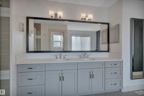4231 Savaryn Drive Sw, Edmonton, AB - Indoor Photo Showing Bathroom