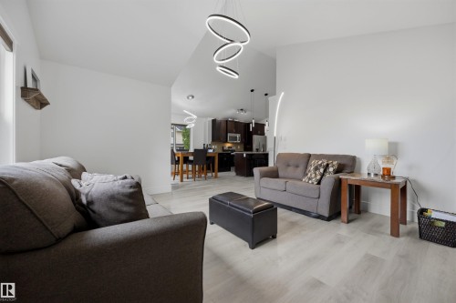 1 Dittrich Avenue, Fort Saskatchewan, AB - Indoor Photo Showing Living Room
