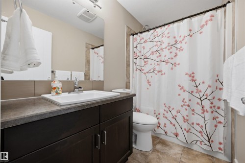 1 Dittrich Avenue, Fort Saskatchewan, AB - Indoor Photo Showing Bathroom