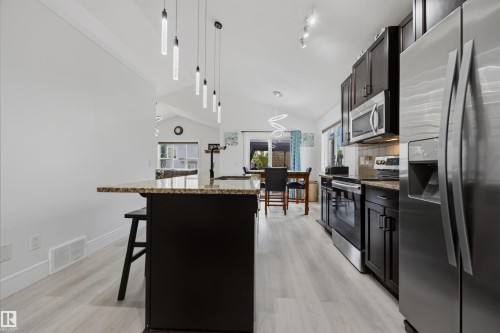 1 Dittrich Avenue, Fort Saskatchewan, AB - Indoor Photo Showing Kitchen With Upgraded Kitchen