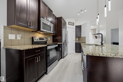 1 Dittrich Avenue, Fort Saskatchewan, AB - Indoor Photo Showing Kitchen With Upgraded Kitchen