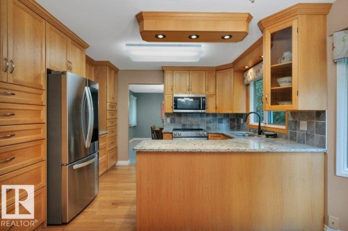 5620 151 Street Nw, Edmonton, AB - Indoor Photo Showing Kitchen