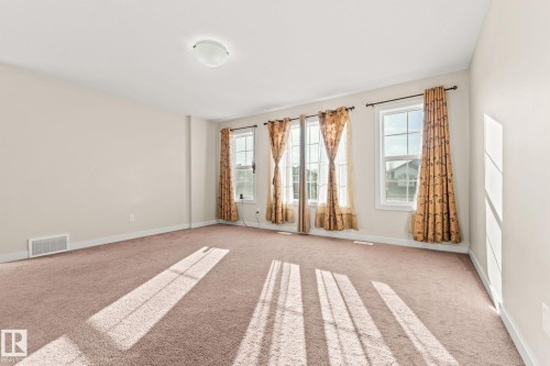 724 40 Avenue Nw, Edmonton, AB - Indoor Photo Showing Other Room