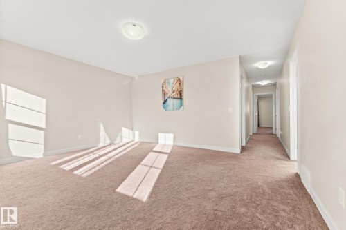 724 40 Avenue Nw, Edmonton, AB - Indoor Photo Showing Other Room
