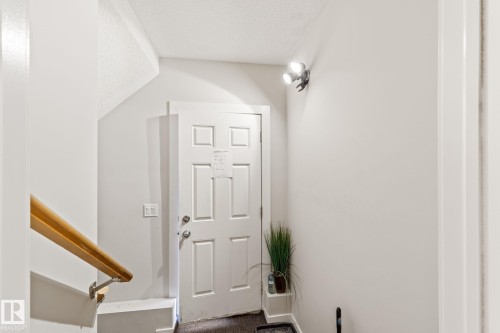 724 40 Avenue Nw, Edmonton, AB - Indoor Photo Showing Other Room