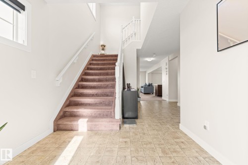 724 40 Avenue Nw, Edmonton, AB - Indoor Photo Showing Other Room