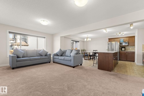 724 40 Avenue Nw, Edmonton, AB - Indoor Photo Showing Other Room