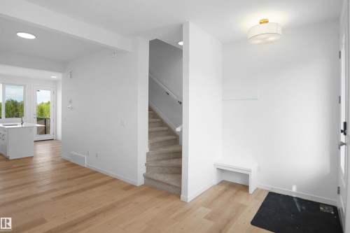 4296 Kinglet Drive Nw, Edmonton, AB - Indoor Photo Showing Other Room