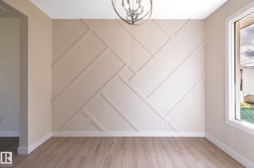 10431 137 Avenue Nw, Edmonton, AB - Indoor Photo Showing Other Room