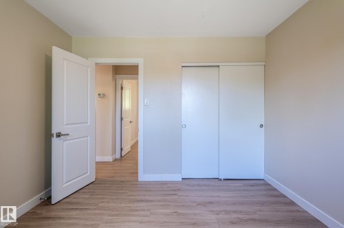 10431 137 Avenue Nw, Edmonton, AB - Indoor Photo Showing Other Room