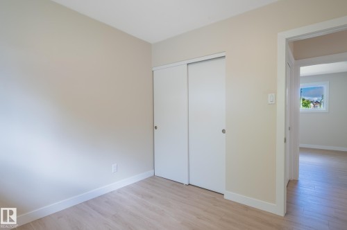 10431 137 Avenue Nw, Edmonton, AB - Indoor Photo Showing Other Room