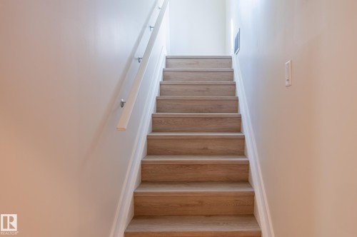10431 137 Avenue Nw, Edmonton, AB - Indoor Photo Showing Other Room