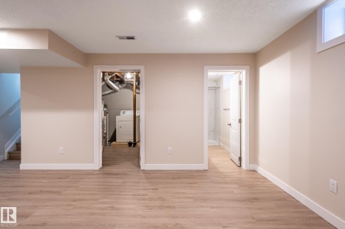 10431 137 Avenue Nw, Edmonton, AB - Indoor Photo Showing Other Room
